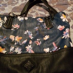 Simply Vera Wang purse